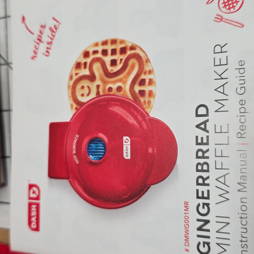 Compact Red Waffle Maker, Mini Gingerbread Man Maker, Dash, NIB - Picture 6 of 11